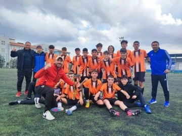 Yolspor U14 Takımı Adıyaman Uğurspor'u Penaltı Vuruşlarında Yenerek Şampiyon Oldu