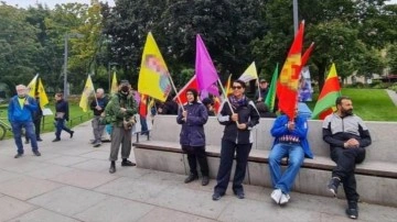 YPG/PKK'lılar İsveç'te gösteri yaptı