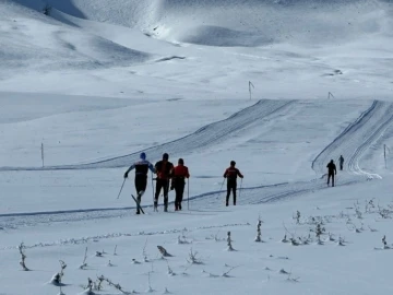 Yüksekovalılar Kamışlı Kayak Pisti’nin kayak merkezine dönüştürülmesini istiyor

