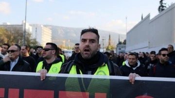 Yunan polisinden protesto yürüyüşü