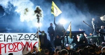 Yunanistan'da Çiftçilerin Atina Protestosu Devam Ediyor