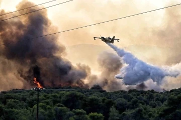 Yunanistan’da düşen yangın söndürme uçağındaki 2 pilot öldü
