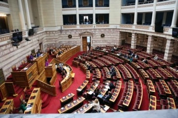Yunanistan Parlamentosu Özel Üniversite Yasasını Kabul Etti