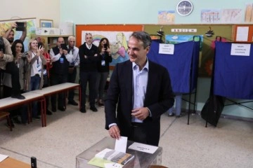 Yunanistan’da sandık çıkış anketine göre Miçoktakis’in partisi seçimi önde bitirecek