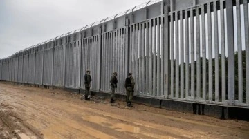 Yunanistan'dan Türkiye sınırına metal duvar örme kararı
