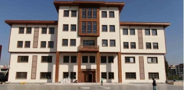 Yunusemre Belediyesi kendi binasına taşındı
