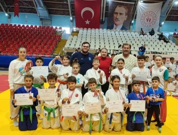Yunusemreli judocular 100. Yıl Turnuvası’na damga vurdu
