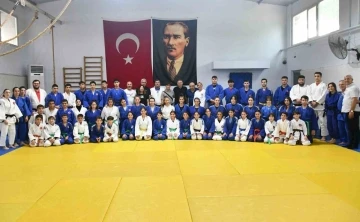 Yunusemreli judocular Türkiye ve Balkan şampiyonalarına hazır
