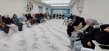 Yurtlarda kalan üniversite öğrencilerine ’İslam’da Şehitlik ve Gazilik’ konulu konferans verildi
