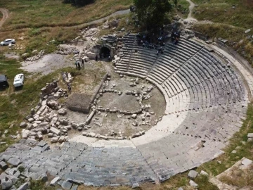 Zamana direnen Çukurova’nın Efes’i Kastabala’da kazı çalışmaları yeniden başladı
