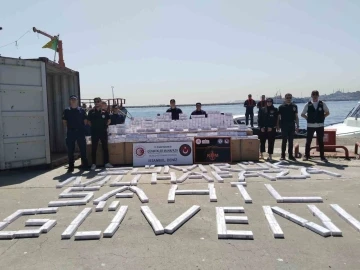 Zeytinburnu açıklarında 144 bin 280 paket kaçak sigara ele geçirildi

