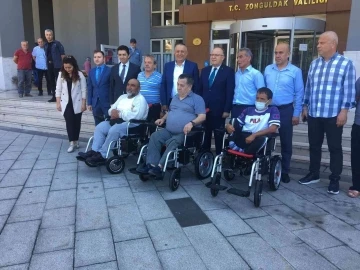 Zonguldak Kömürspor Başkanı’ndan engelli vatandaşlara destek
