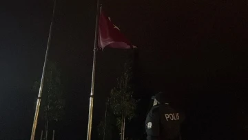 Zonguldak’ta bayraklar yarıya indirildi
