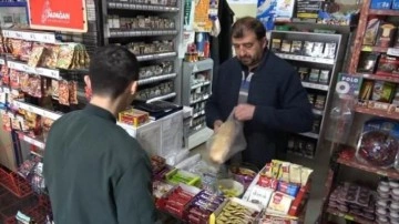 Zonguldak'ta hayırseverler bakkal bakkal gezip veresiye defterlerini satın aldı